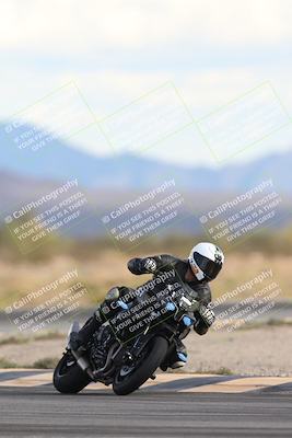 media/Nov-16-2025-Race Pace (Sun) [[8c5fa54630]]/Non Verified Riders (1st 20 Minutes)/5-Turn 15 (110pm)/